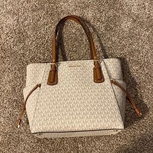 Micheal Kors handbag